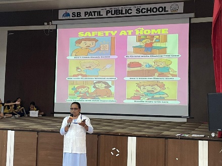 Grade V Mass Assembly Focuses on Safety, Health and Hygiene