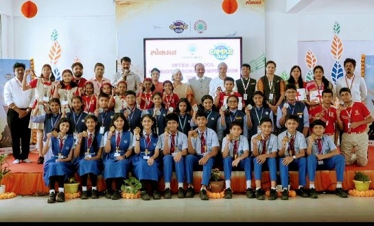 Lokmat Campus Club Patriotic Singing Competition